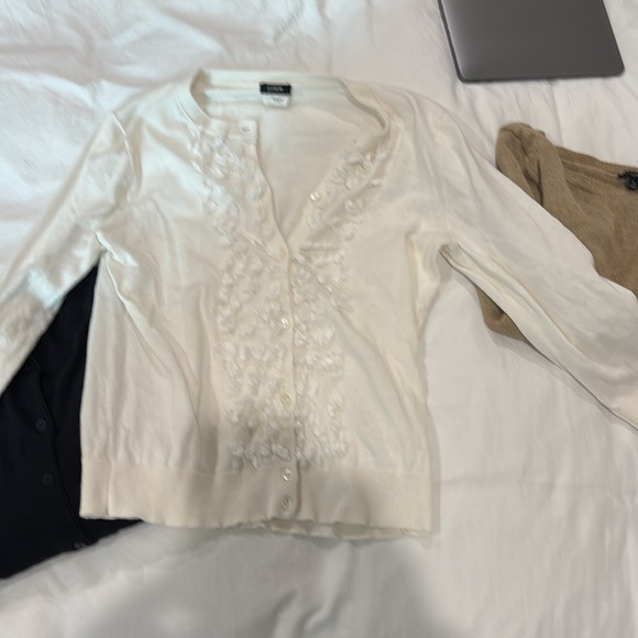 Bundle 3 Adorable sweaters S - Picture 2 of 8